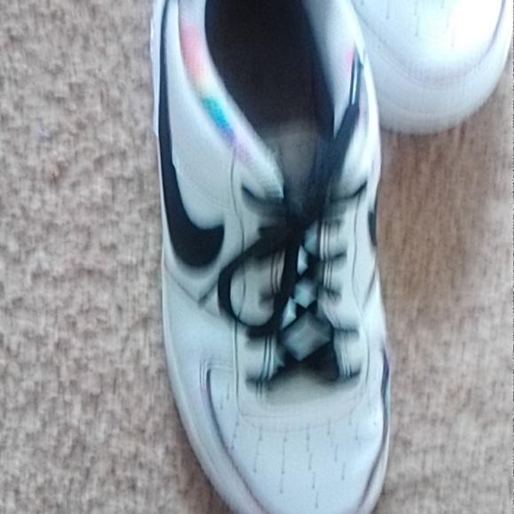 Nikes - Picture 3 of 5